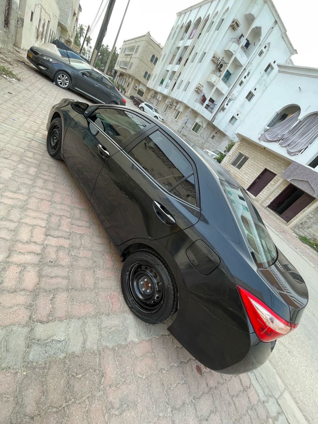 Car Image 2018 TOYOTA COROLLA LE