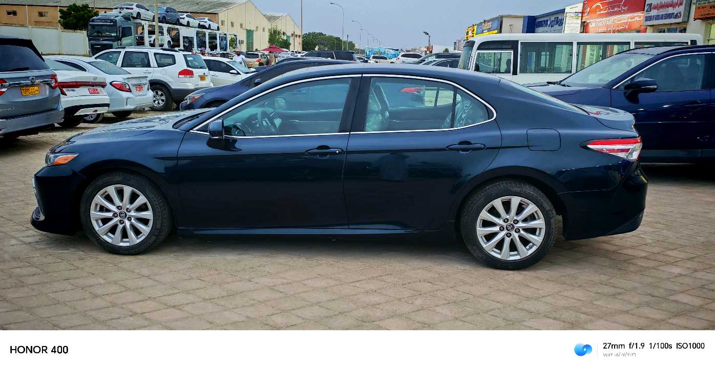 Car Image 2018 TOYOTA CAMRY LE