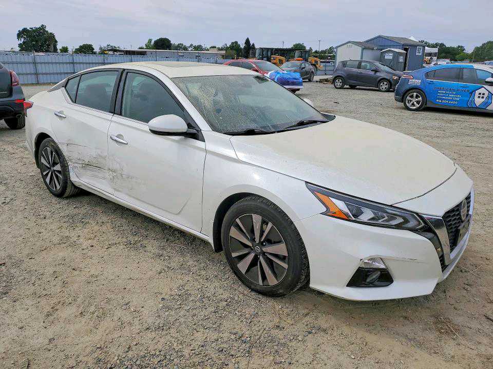 Car Image 2020 NISSAN ALTIMA