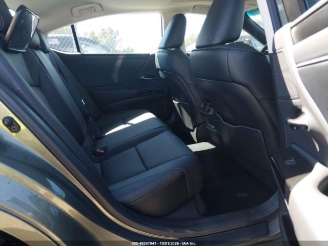 Car Image 2025 LEXUS ES