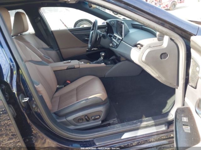 Car Image 2024 LEXUS ES