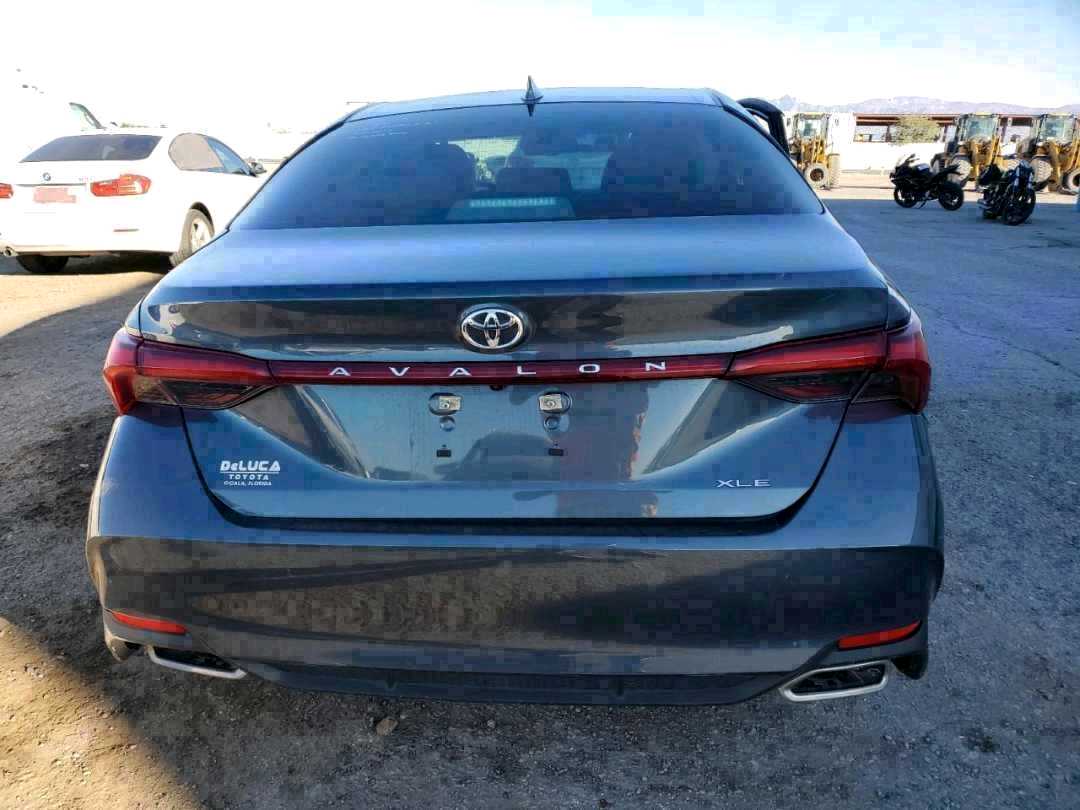 Car Image 2020 TOYOTA AVALON