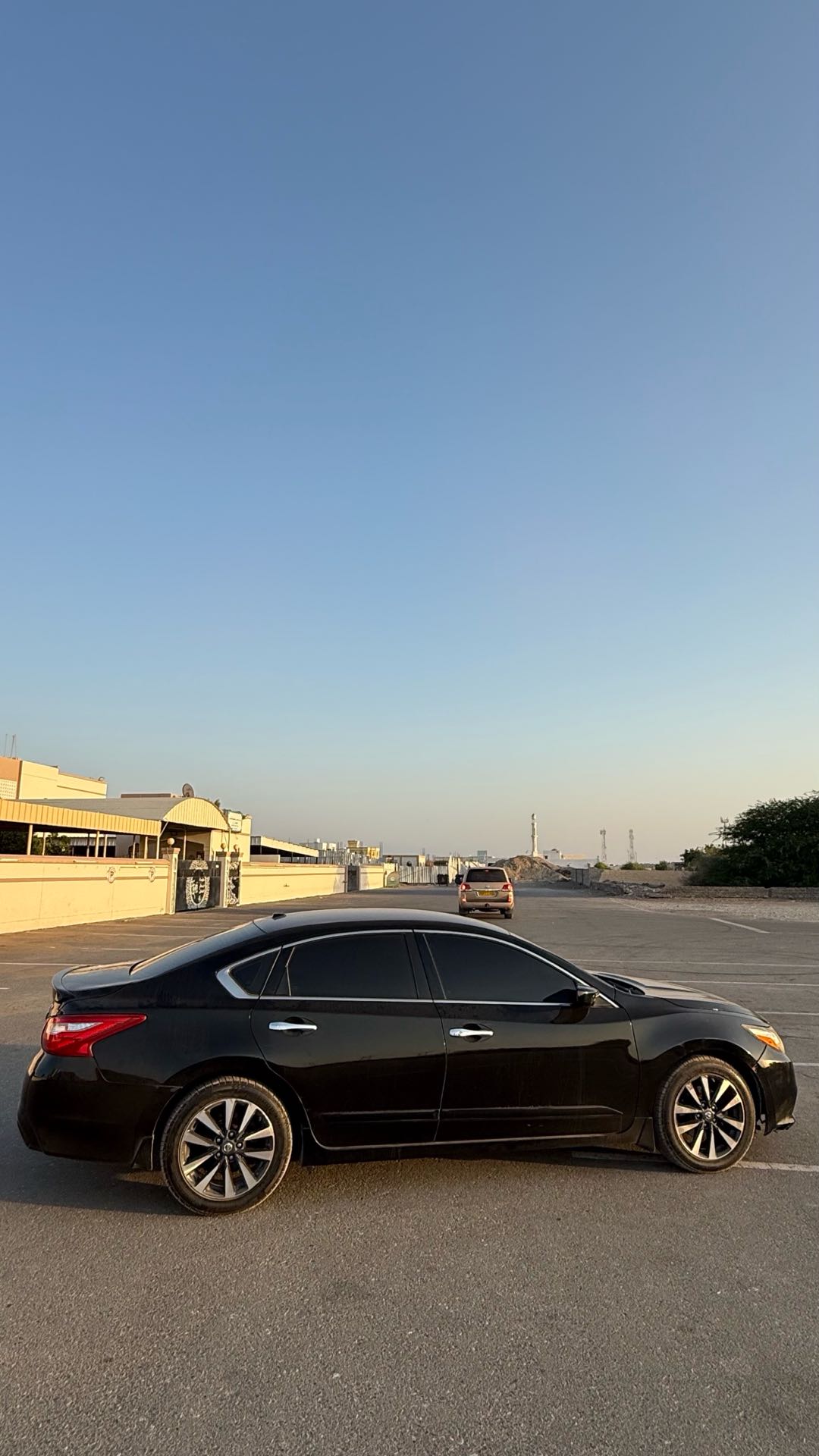 Car Image 2017 NISSAN ALTIMA SV