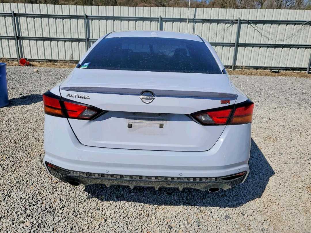 Car Image 2024 NISSAN ALTIMA