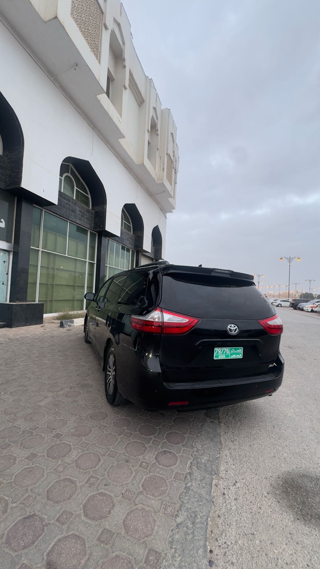 Car Image 2019 TOYOTA SIENNA 