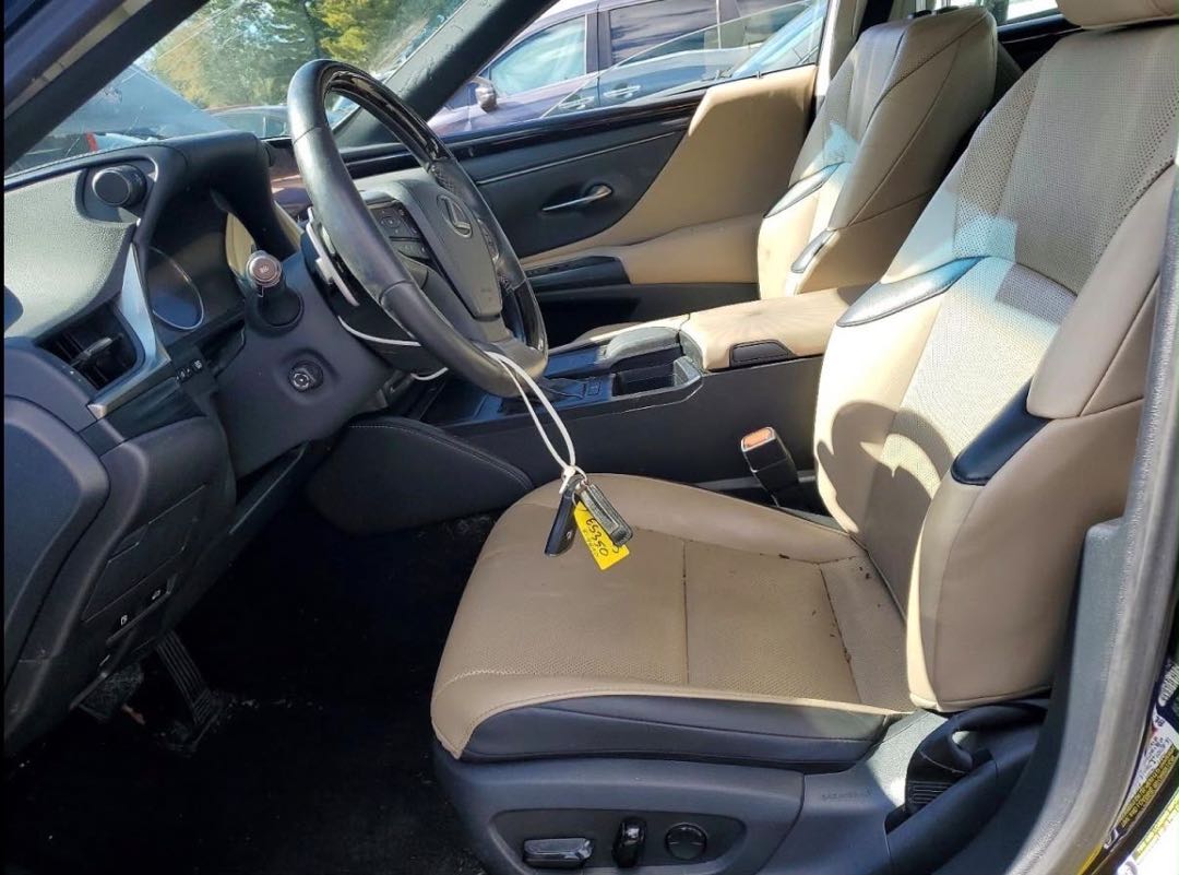 Car Image 2020 LEXUS ES