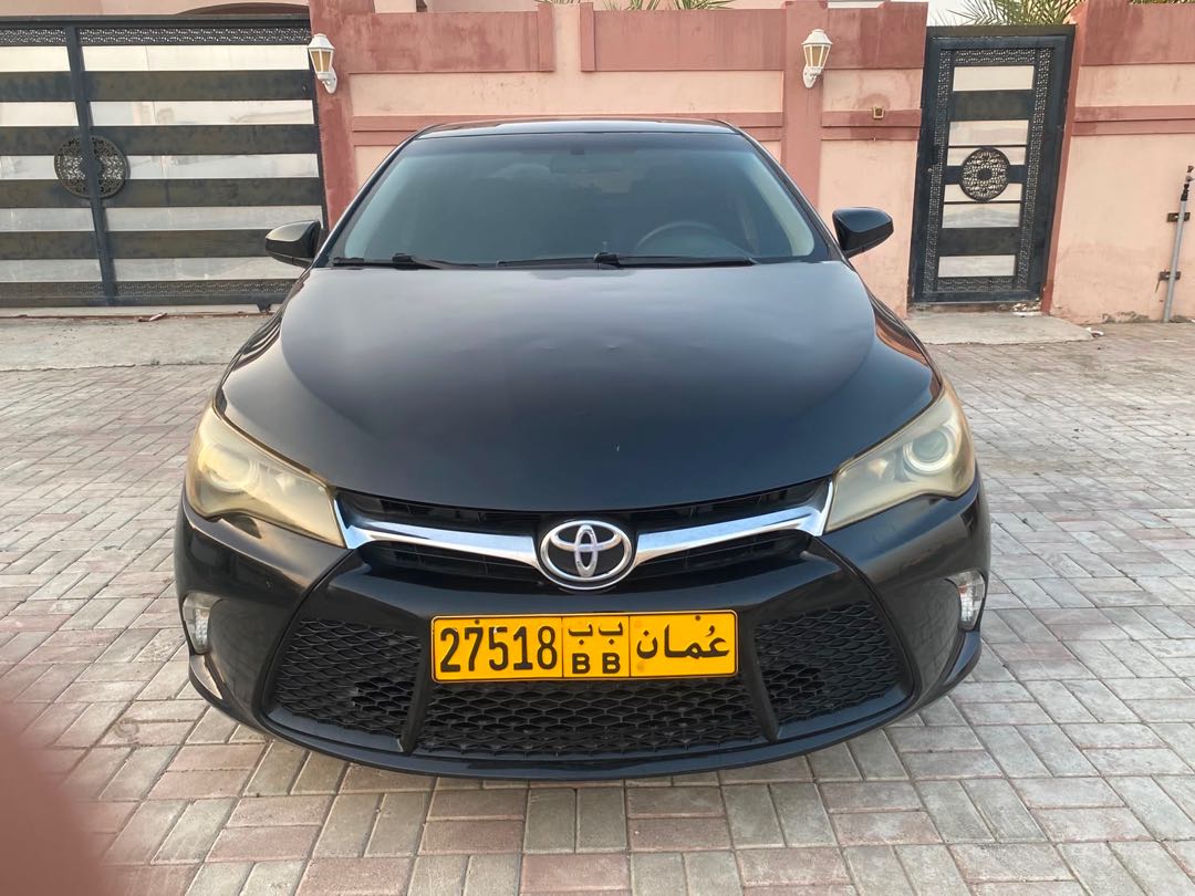 Car Image 2017 TOYOTA CAMRY LE
