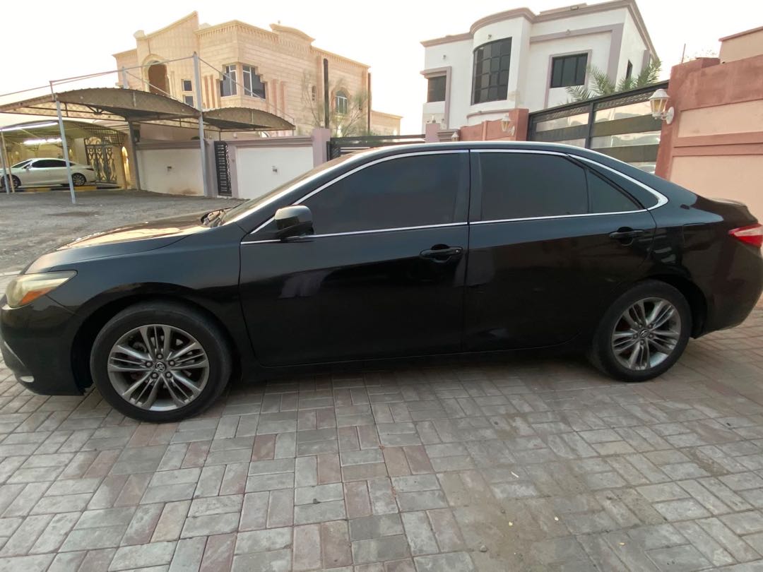 Car Image 2017 TOYOTA CAMRY LE