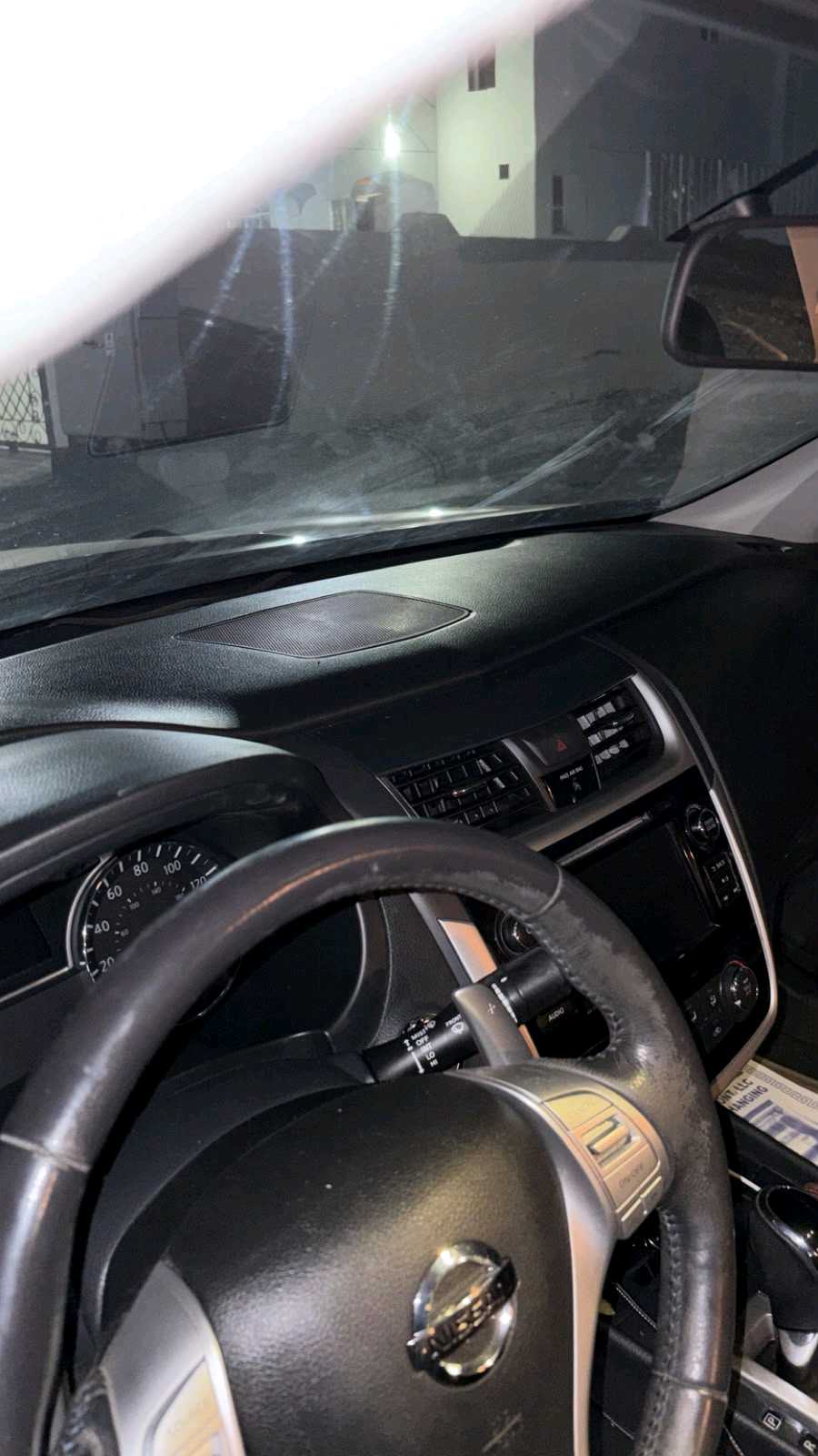 Car Image 2018 NISSAN ALTIMA SR
