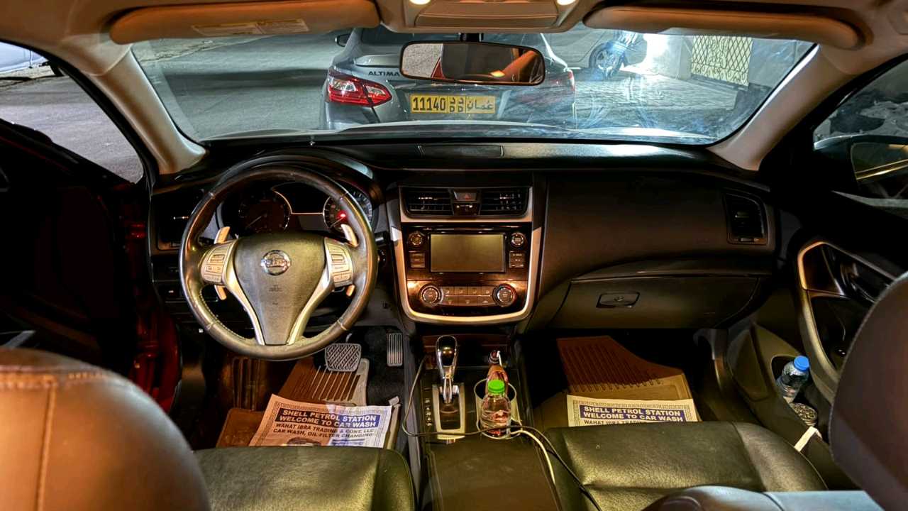 Car Image 2018 NISSAN ALTIMA SR