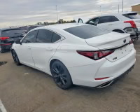 Car Image 2022 LEXUS ES
