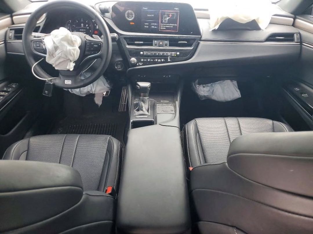 Car Image 2022 LEXUS ES