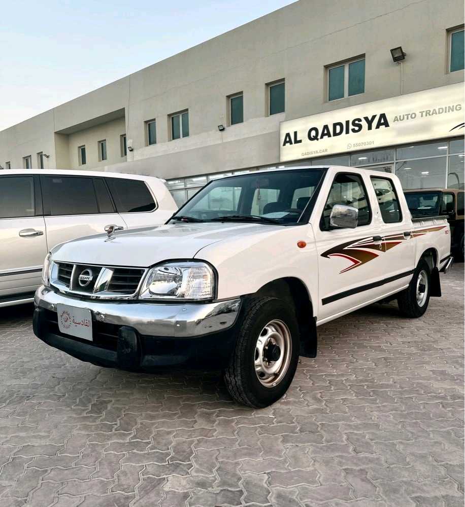 Car Image 2013 NISSAN PICKUP 