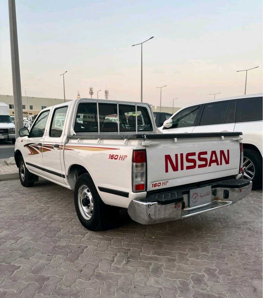 Car Image 2013 NISSAN PICKUP 