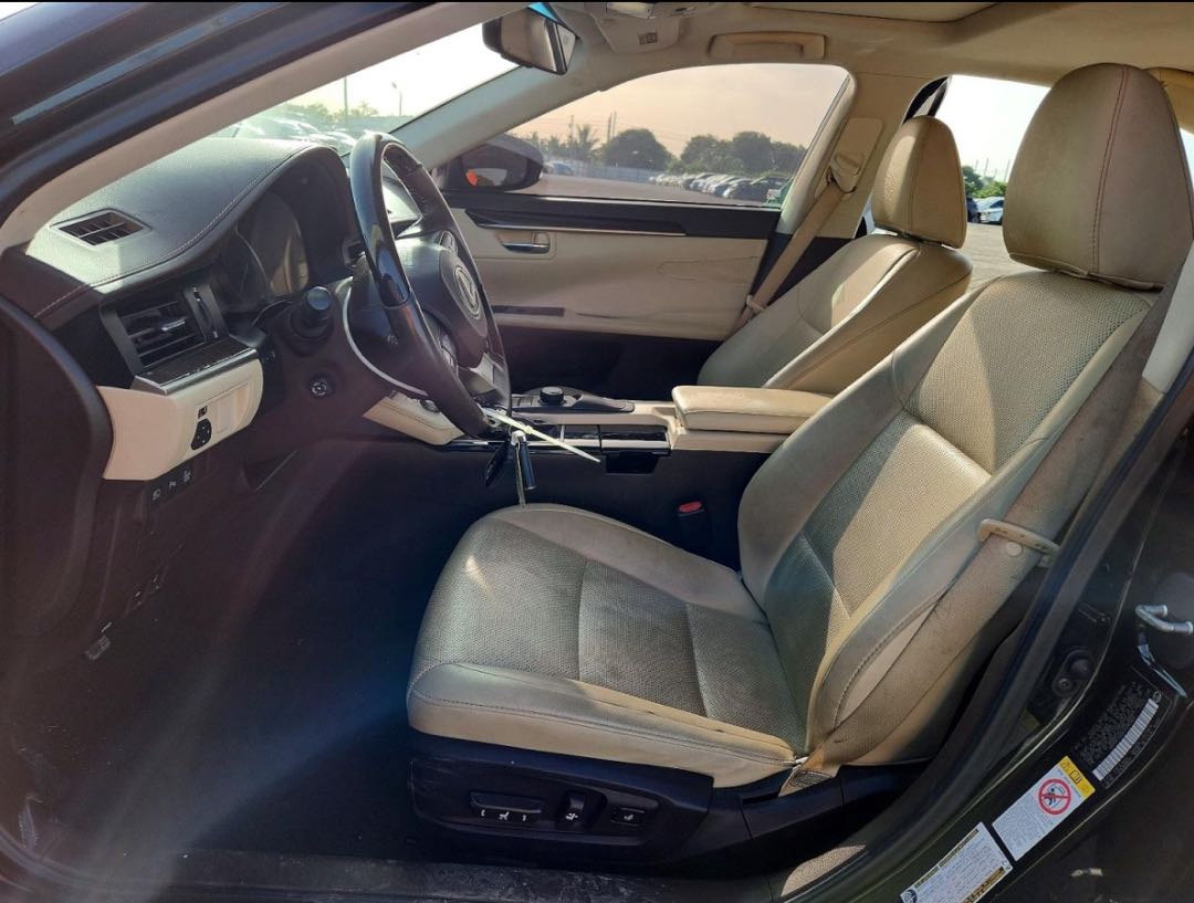 Car Image 2018 LEXUS ES