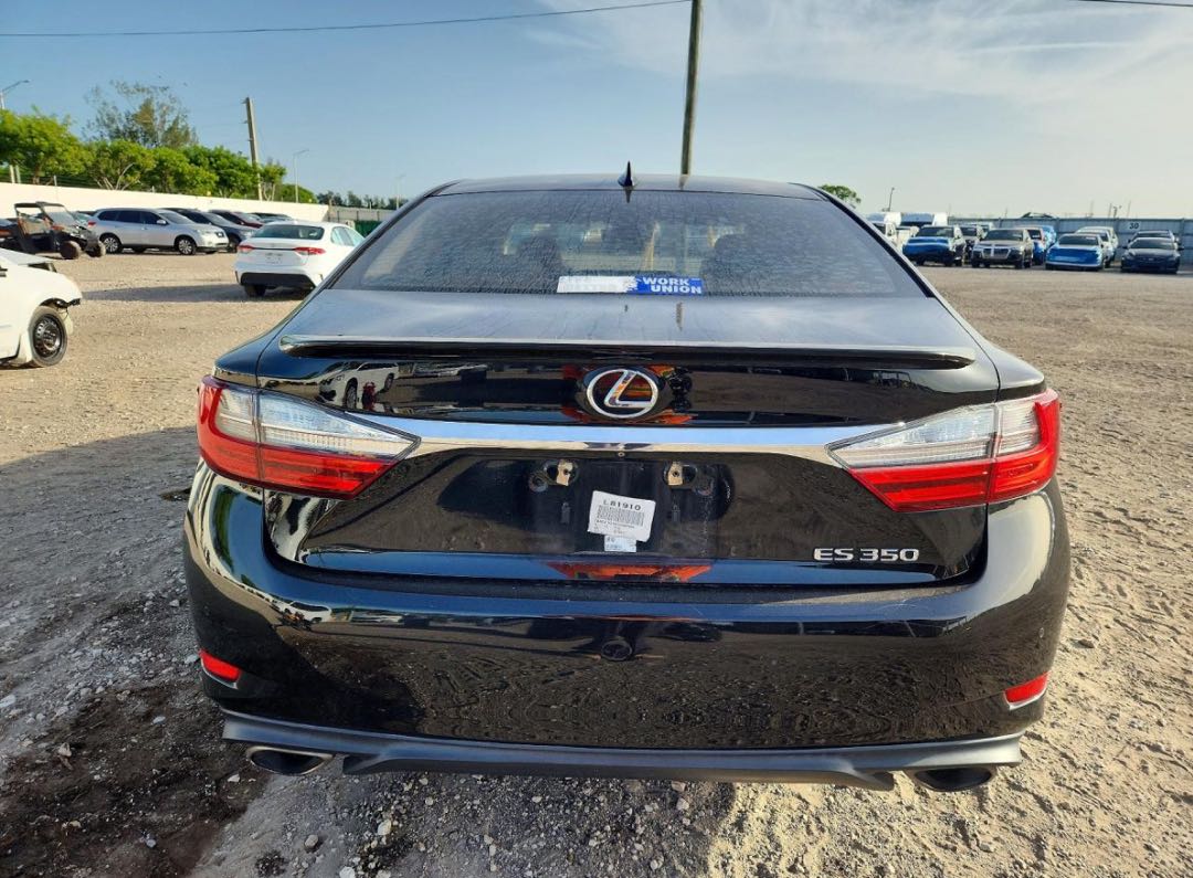 Car Image 2018 LEXUS ES