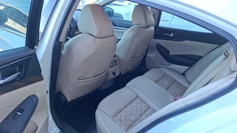 Car Image 2018 NISSAN MAXIMA
