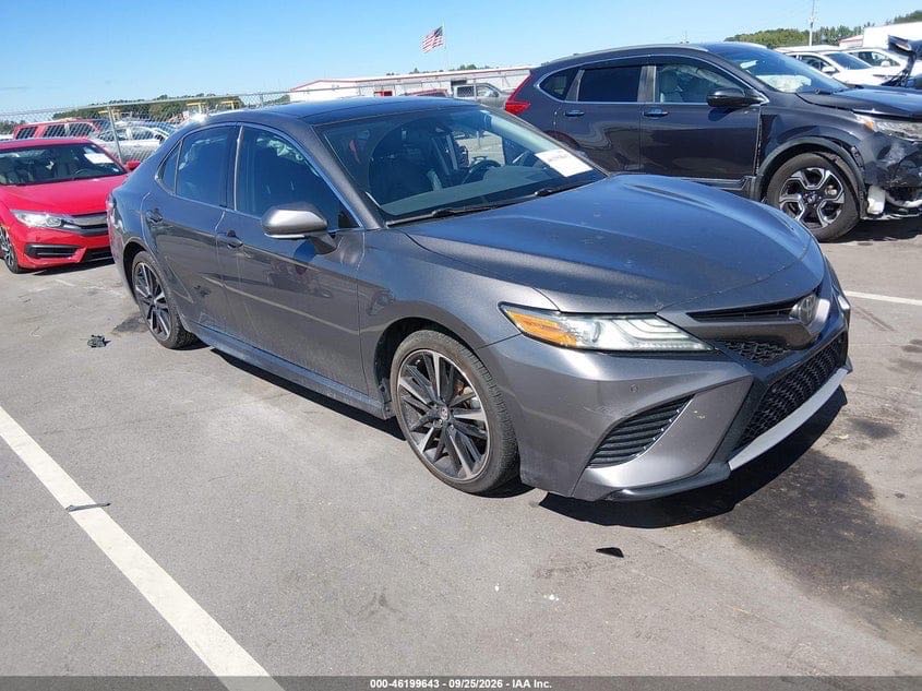 Car Image 2019 TOYOTA CAMRY