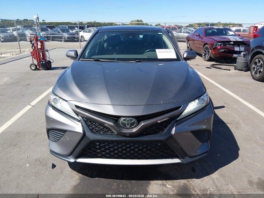 Car Image 2019 TOYOTA CAMRY