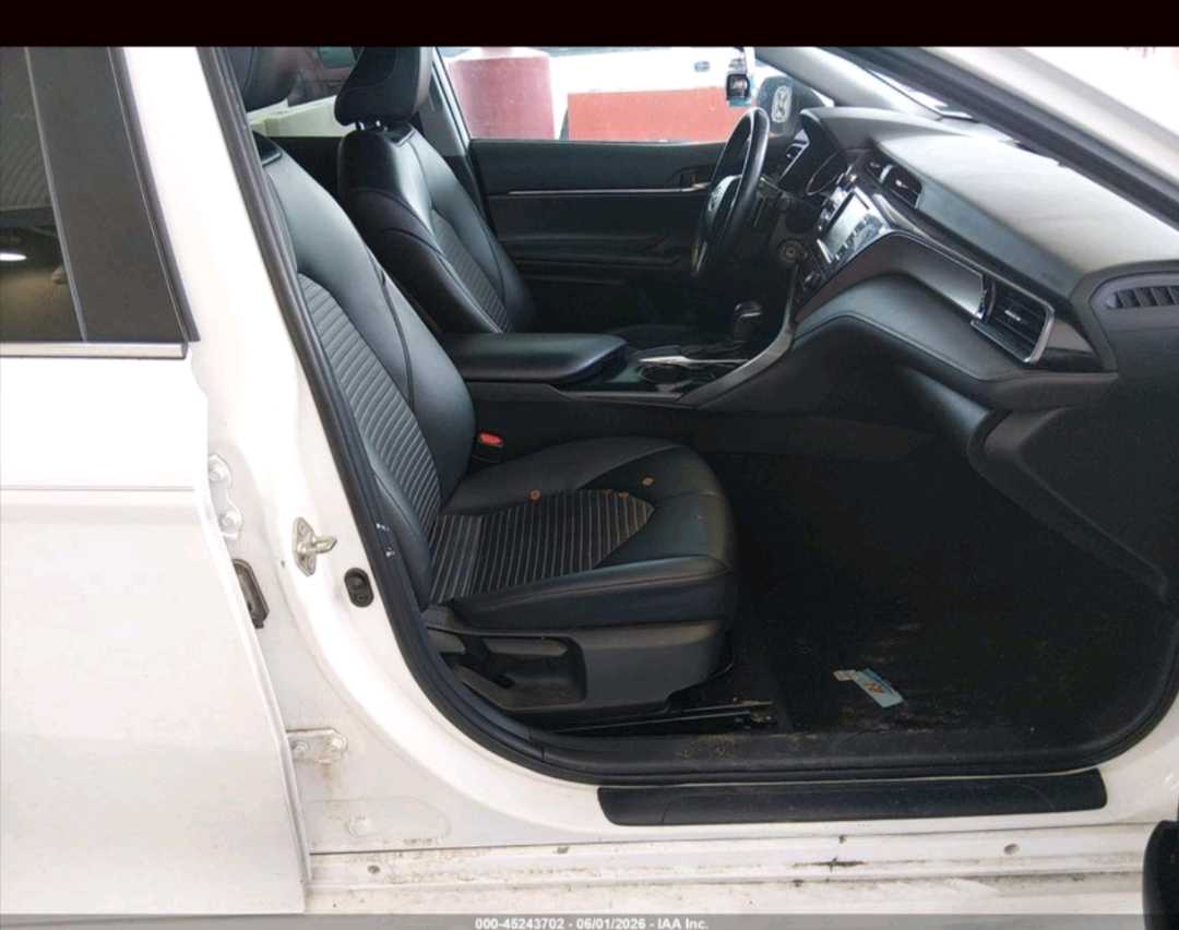 Car Image 2020 TOYOTA CAMRY