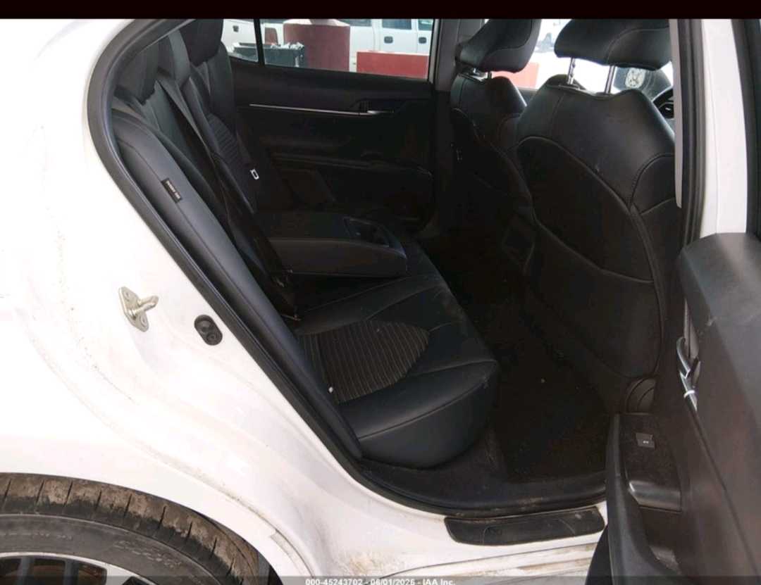 Car Image 2020 TOYOTA CAMRY