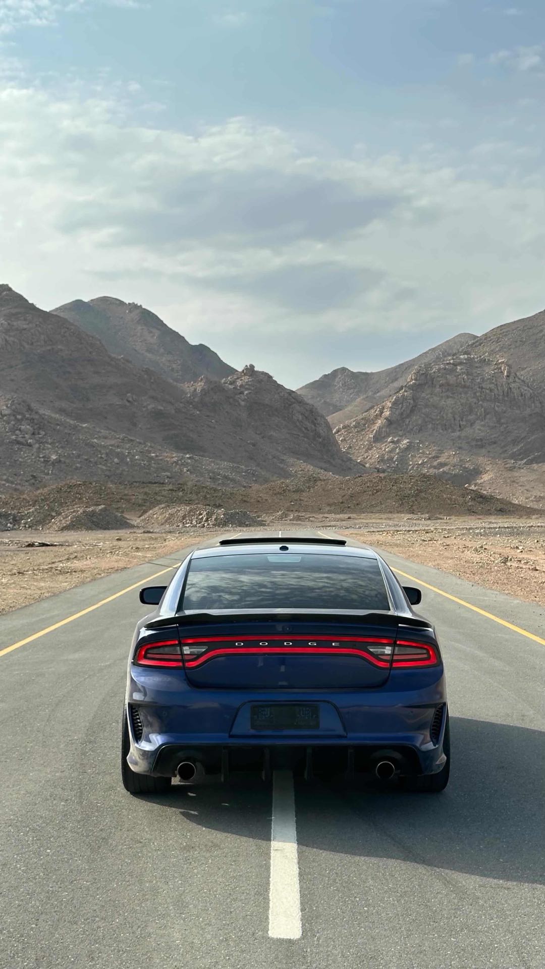 Car Image 2019 DODGE CHARGER SXT