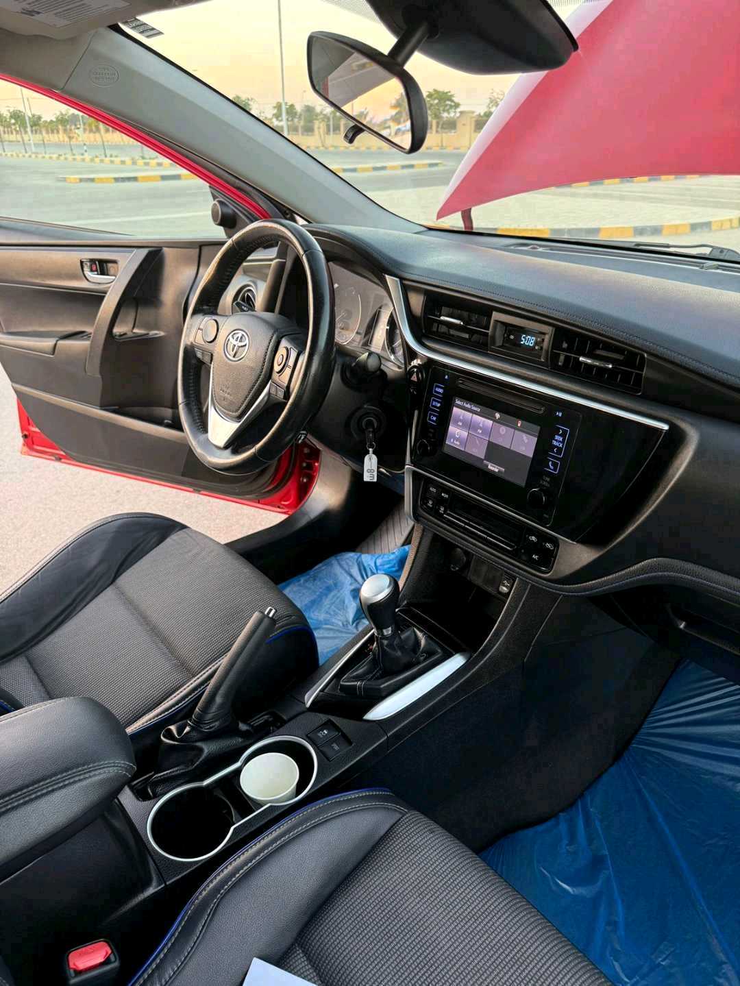 Car Image 2019 TOYOTA COROLLA SE