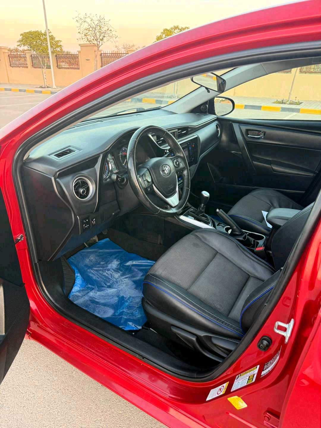 Car Image 2019 TOYOTA COROLLA SE