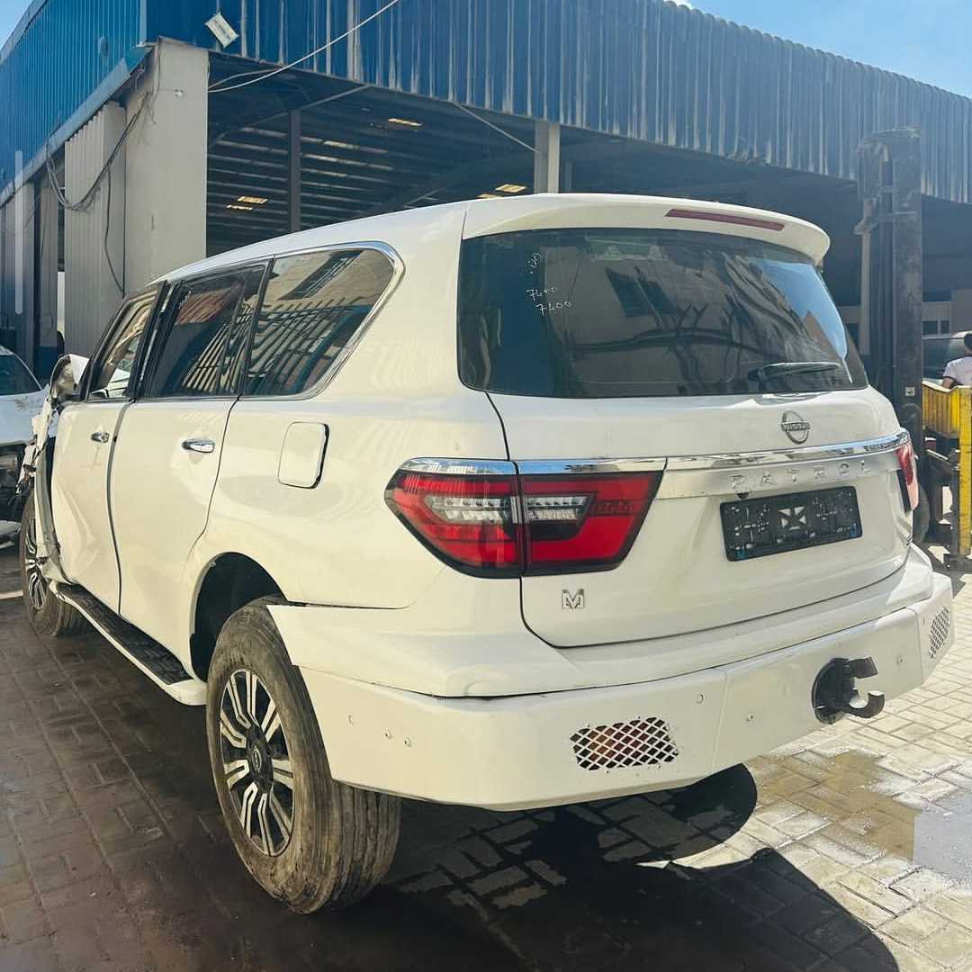 Car Image 2018 TOYOTA LAND CRUISER