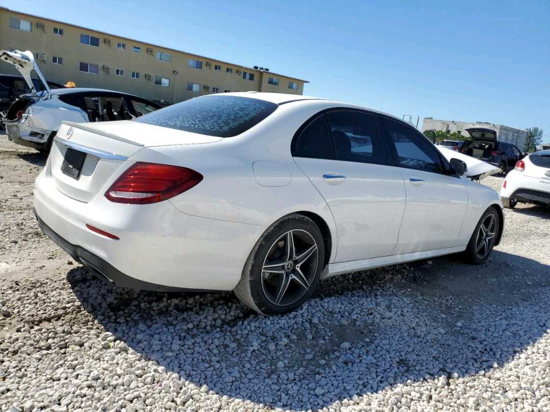 Car Image 2019 MERCEDES E Class