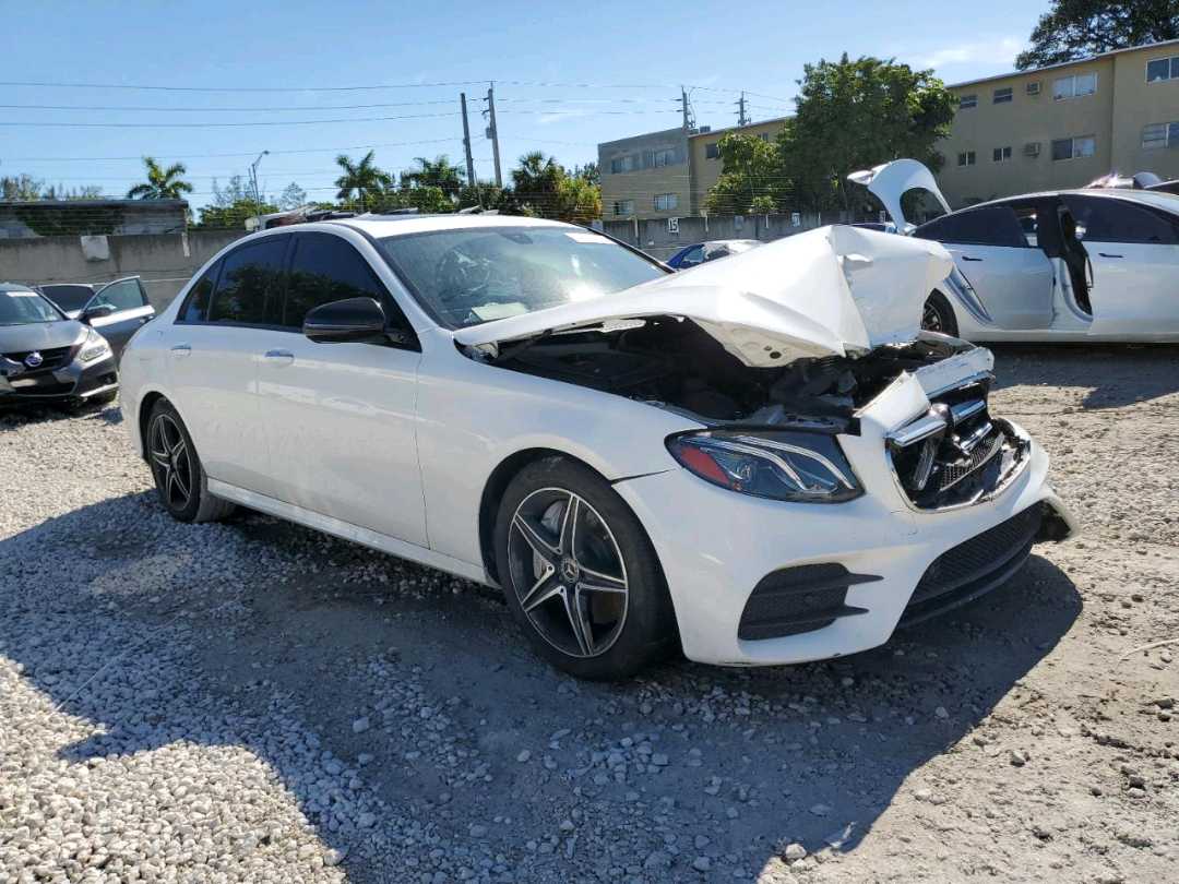 Car Image 2019 MERCEDES E Class