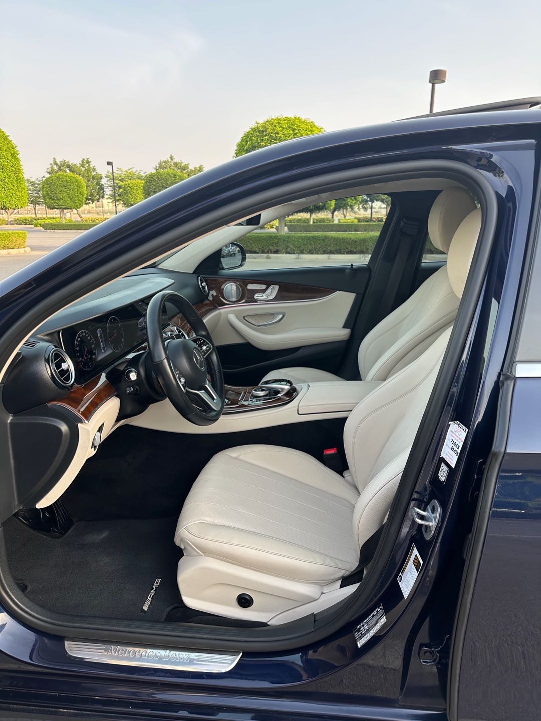 Car Image 2019 MERCEDES E Class 300