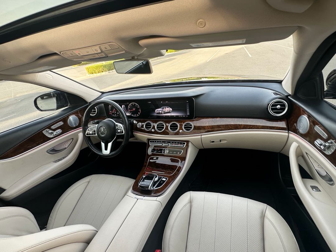 Car Image 2019 MERCEDES E Class 300