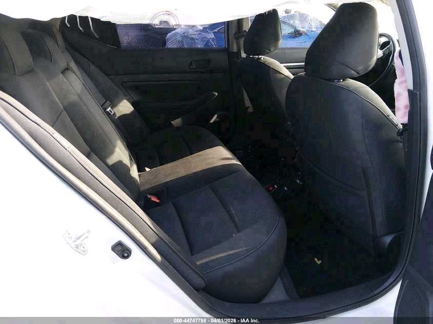 Car Image 2024 NISSAN ALTIMA