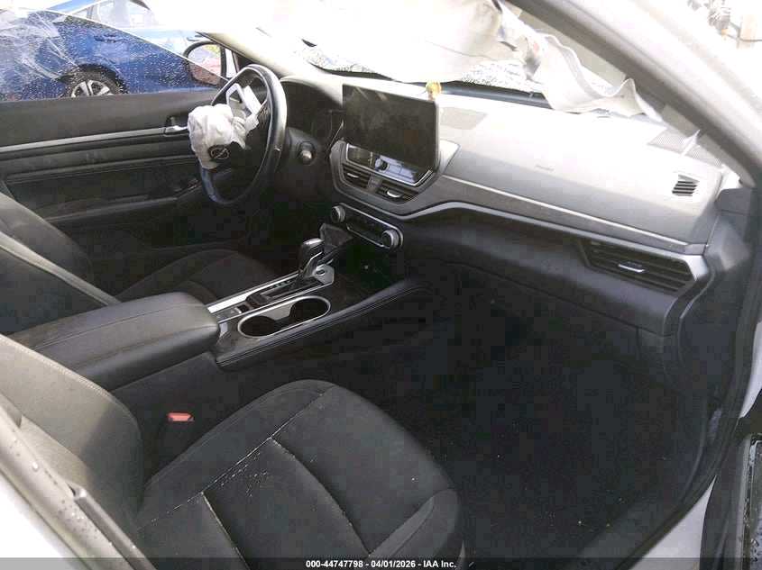 Car Image 2024 NISSAN ALTIMA