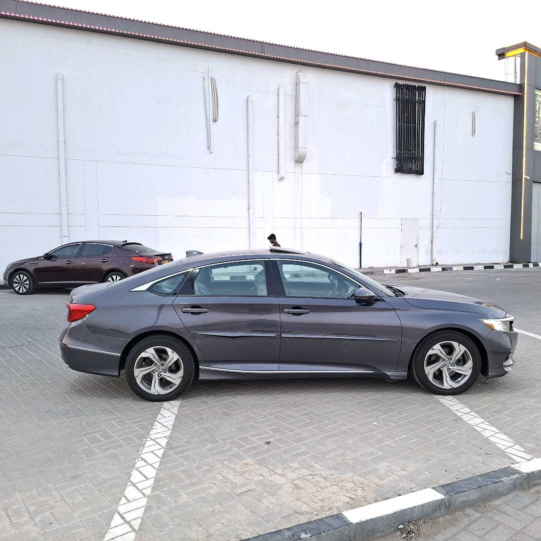 Car Image 2018 HONDA ACCORD EXL