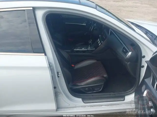 Car Image 2019 GENESIS G70