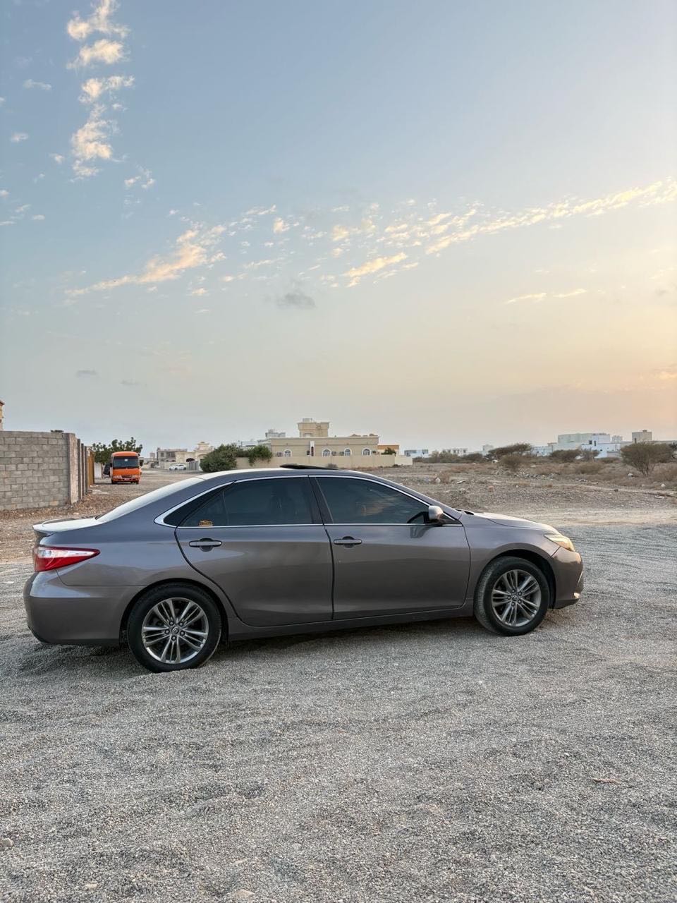 Car Image 2017 TOYOTA CAMRY SE