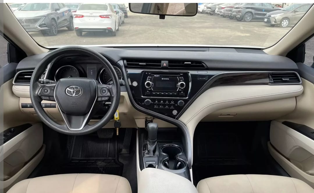 TOYOTA CAMRY 2019