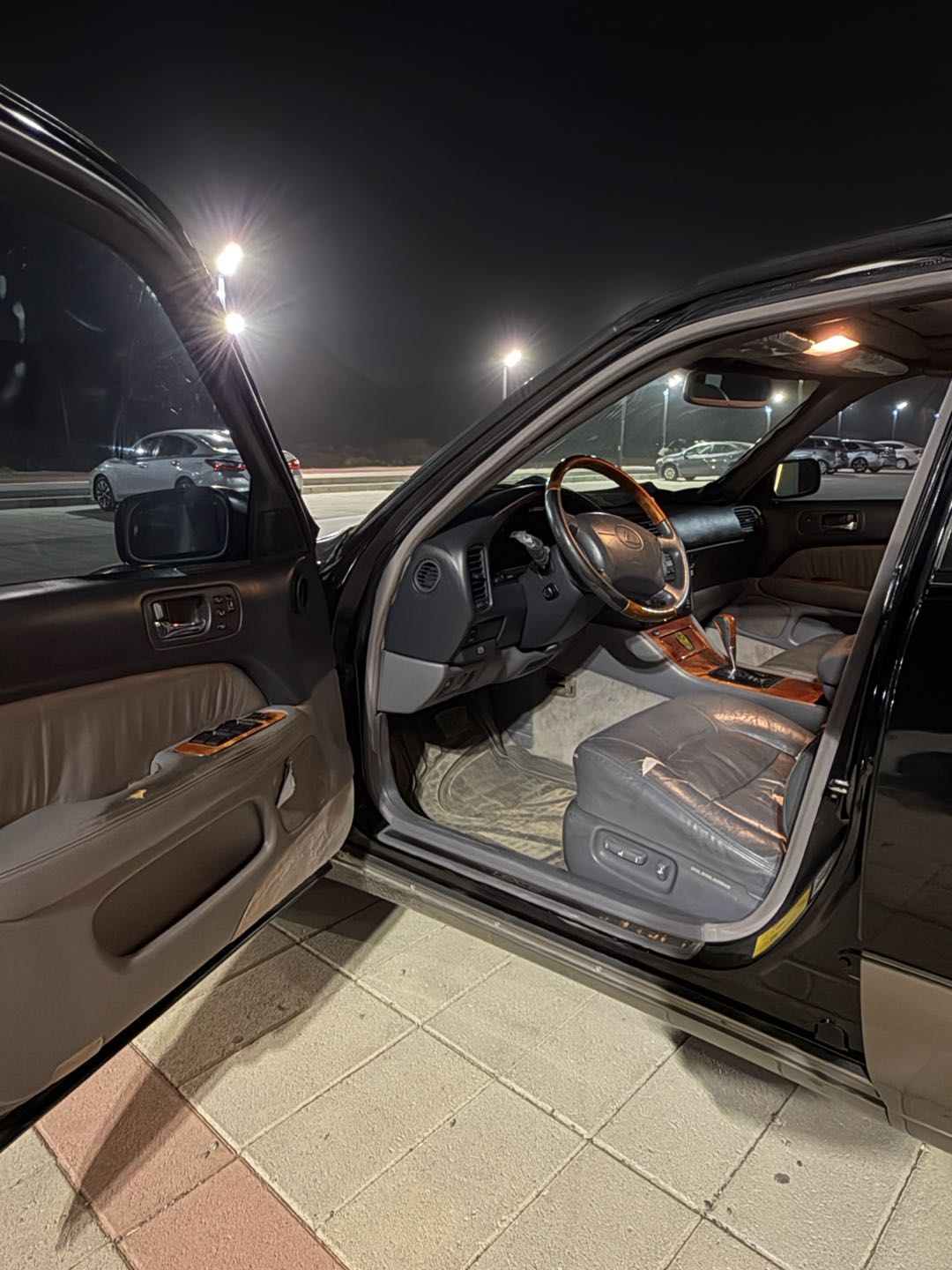 Car Image 1999 LEXUS LS 400