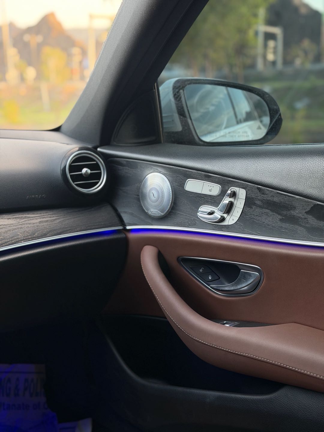 Car Image 2017 MERCEDES E Class 300