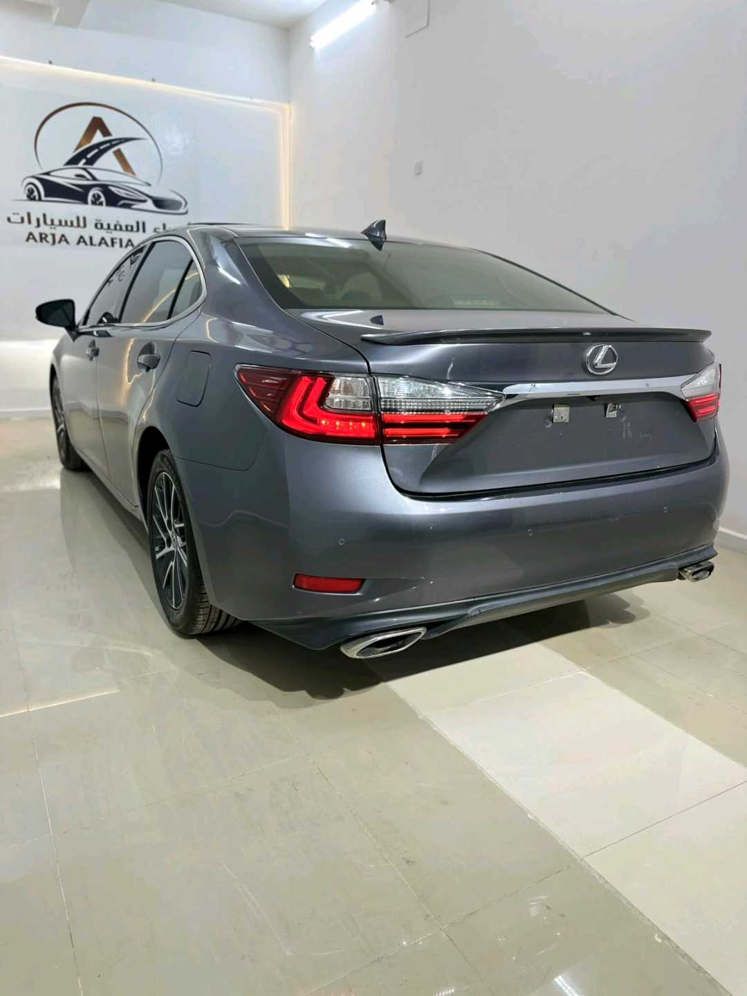 Car Image 2018 LEXUS ES 350