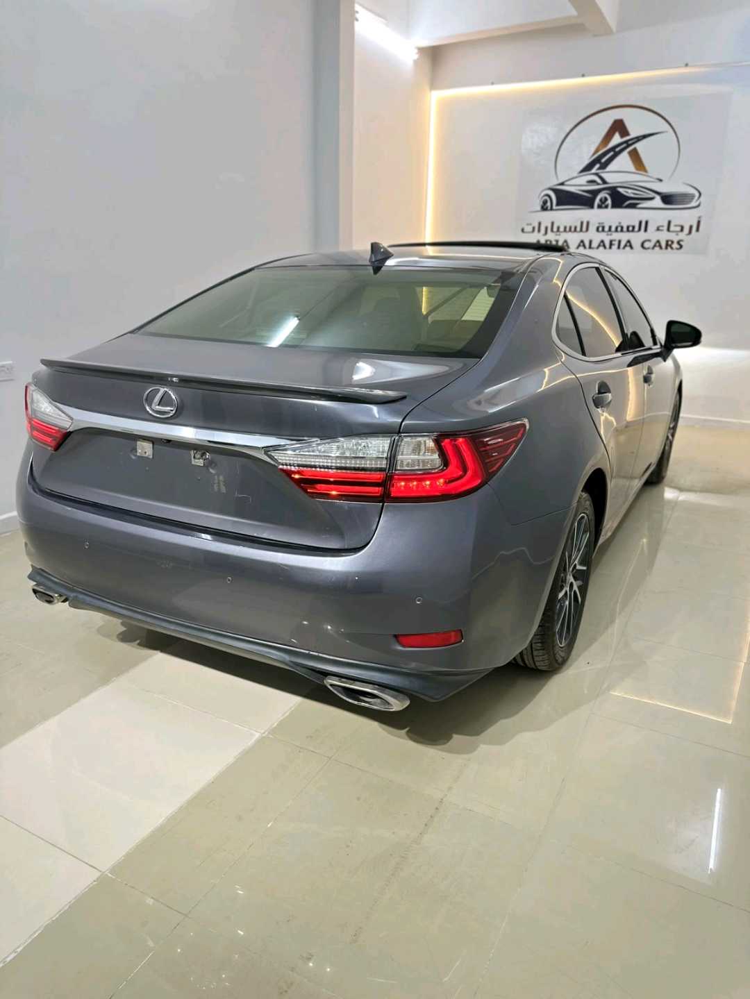 Car Image 2018 LEXUS ES 350