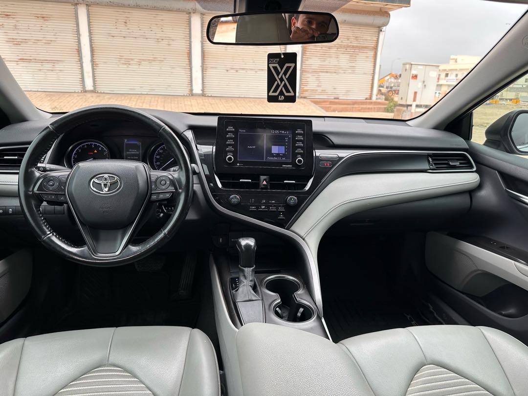Car Image 2021 TOYOTA CAMRY SE