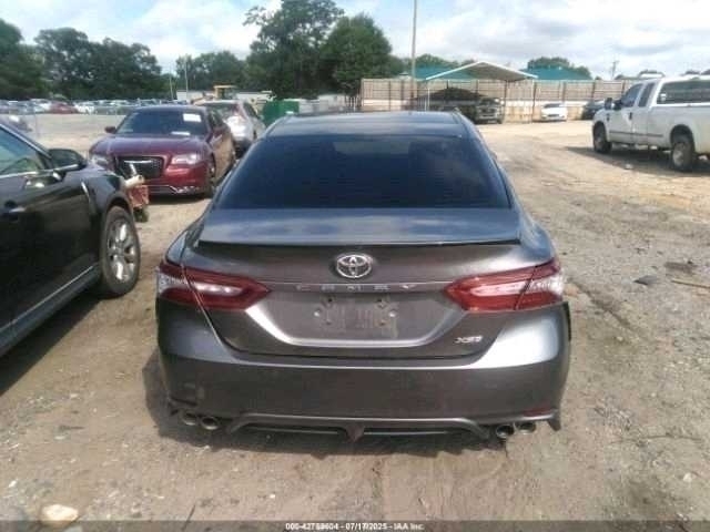 Car Image 2018 TOYOTA CAMRY