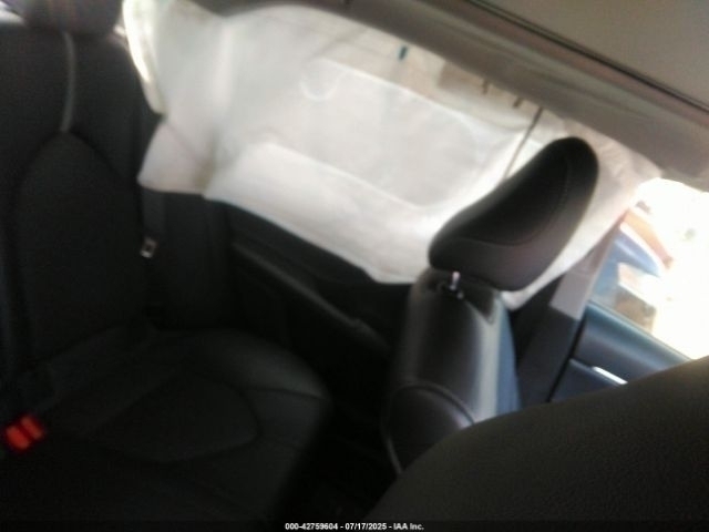 Car Image 2018 TOYOTA CAMRY