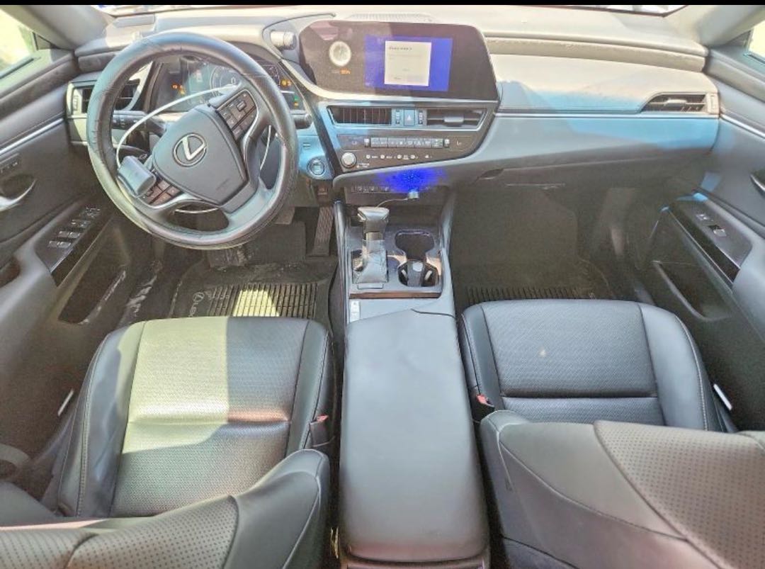 Car Image 2024 LEXUS ES