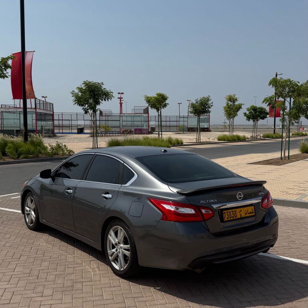 Car Image 2017 NISSAN ALTIMA SL