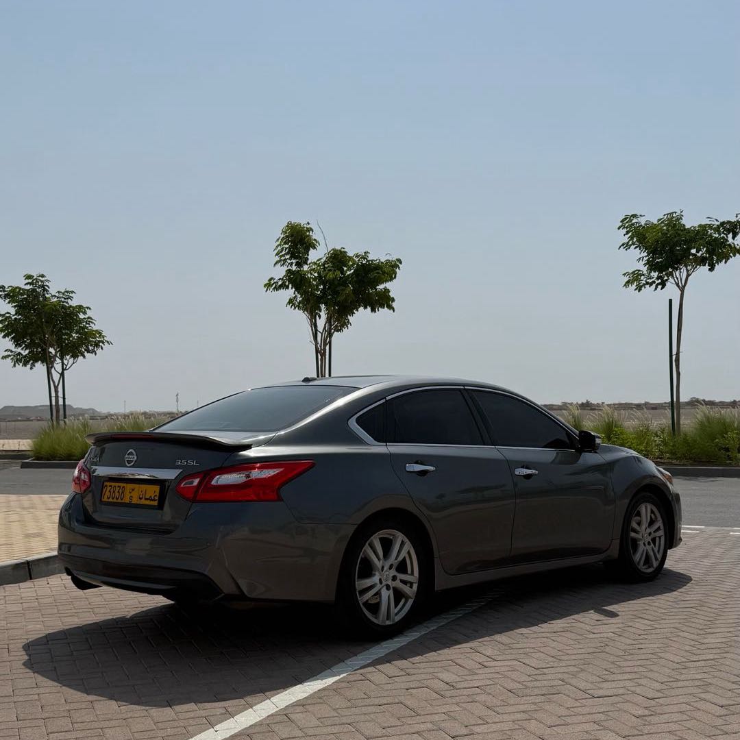 Car Image 2017 NISSAN ALTIMA SL
