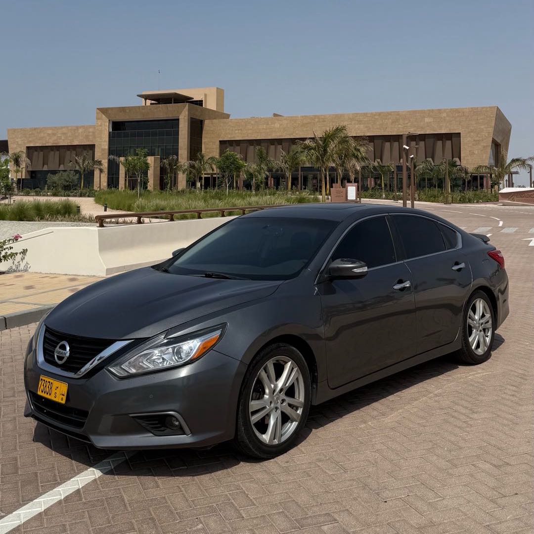 Car Image 2017 NISSAN ALTIMA SL